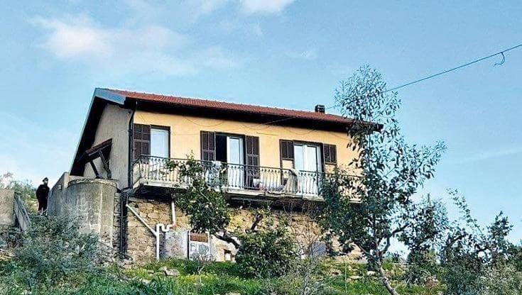 Bimba morta a Bordighera, il tribunale sospende la responsabilità genitoriale a madre e padre