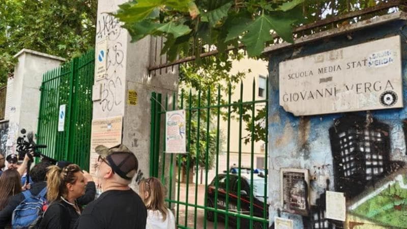 Prof accoltellata a Roma, la mail di scuse dei genitori dello studente alla docente
