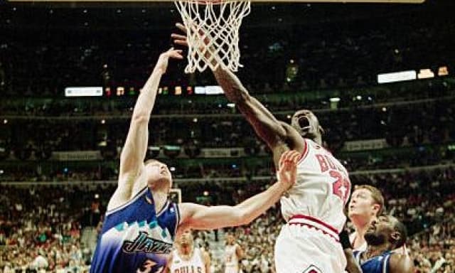 Michael Jordan da record: la maglia della "Last Dance" venduta per 12,26 milioni di dollari