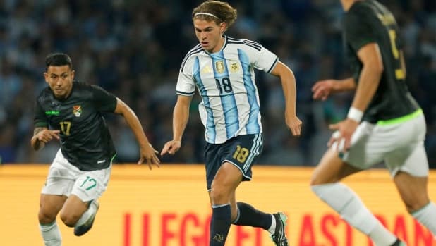 "Brilla quando gli altri non hanno idee", "È il post Messi": l'Argentina ai piedi di Nico Paz