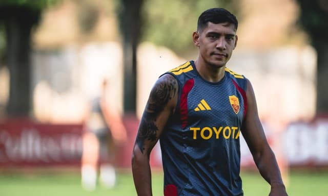 Roma, esterni "mondiali" contro la Fiorentina: ecco Molina e Wesley