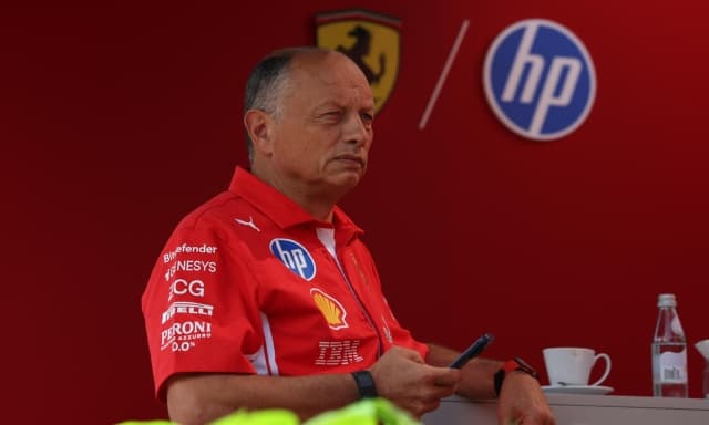 Ferrari-Vasseur, fiducia ma a tempo: la difesa del team principal passa dai risultati