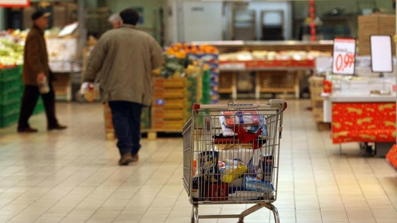 Mamma e figlia in difficoltà rubano la spesa, la giudice le scarcera: "Non fatelo più"