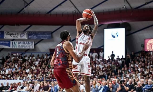 Premier: "Olimpia, ora testa e difesa, così si vince lo scudetto. Brooks? mi assomiglia"
