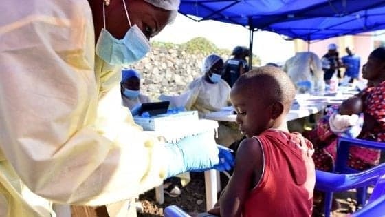 L'Oms approva il primo vaccino mondiale contro il virus Ebola