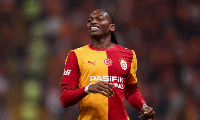 Riecco Leao: prima 'surfata' con la maglia del Galatasaray. Ma deve ringraziare Var e Osimhen