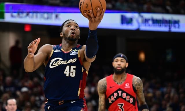 Playoff, Cleveland e Denver vincono gara-1: Toronto e Minnessota ko