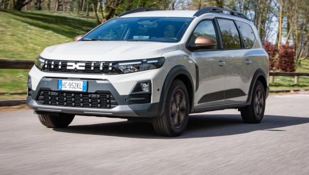 Dacia Jogger, l'ibrida che fa tutto senza svuotare il conto corrente