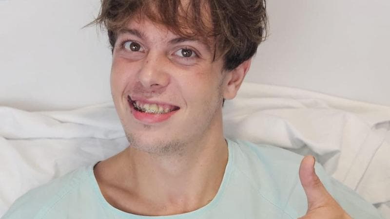 Nicola Maggiotto cammina da solo: migliorano le condizioni del 21enne aggredito a Barcellona