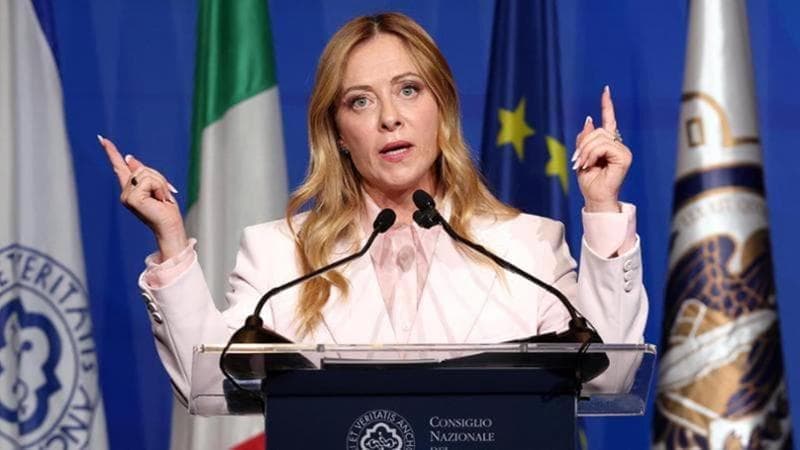 “Rispettati gli impegni”. Meloni chiude la manovra, resta lo scontro sull’Irpef