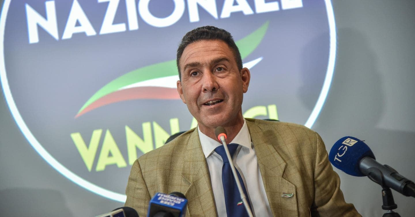 Dalla casa allo scouting dei parlamentari, battaglia a tutto campo tra Vannacci e Salvini