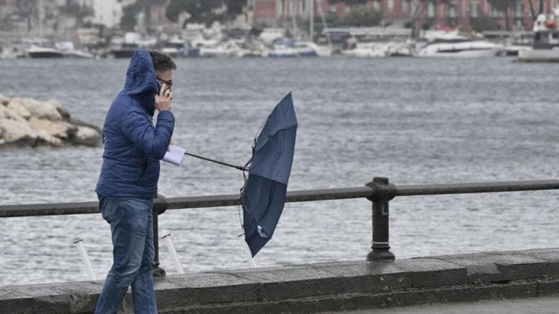 Previsioni meteo, sabato con piogge sparse e neve sulle Alpi, domenica più stabile e soleggiata
