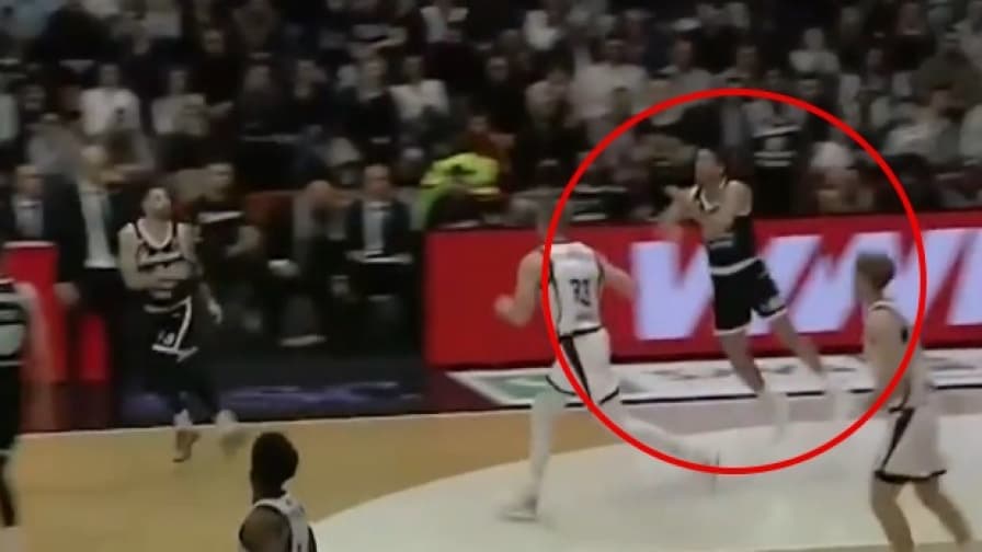 Ma cosa ha fatto Pajola? L'ex Virtus segna un canestro contro le leggi della fisica!