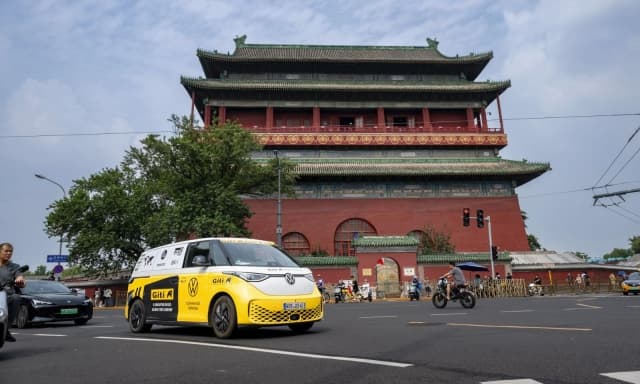 Record Volkswagen ID. Buzz, giro del mondo a bordo di un veicolo elettrico