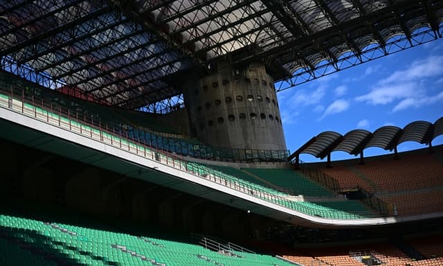 Chi vuole un pezzo di San Siro? L'idea di Inter e Milan: regalare (o vendere) 60mila seggiolini ai tifosi