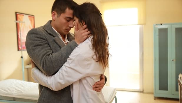 Forbidden Fruit, Far Away e Tutto per la mia famiglia, le puntate del 30 giugno