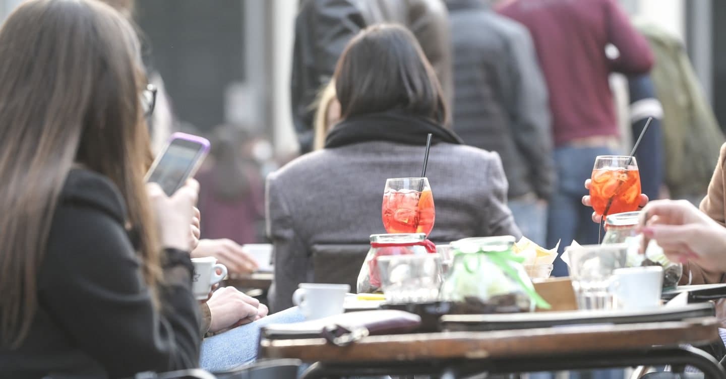 Spritz a colazione per gli universitari: arriva da Ferrara l’ultimo allarme dipendenze