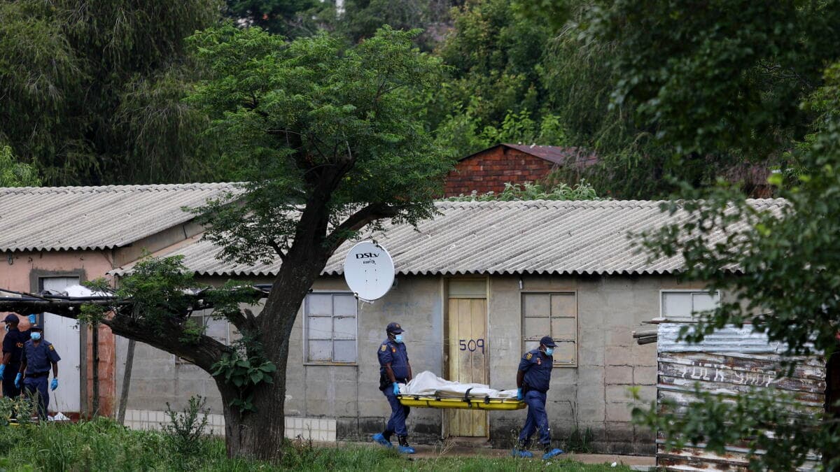 Tragedia a Durban: undici vittime in un attacco armato, tra cui una donna incinta