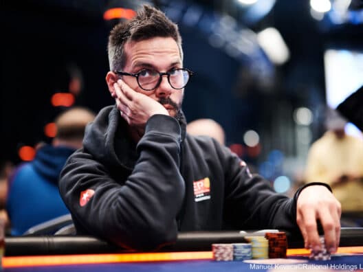 Vells folda AK preflop al final table di Malaga. L'analisi di Giada Fang
