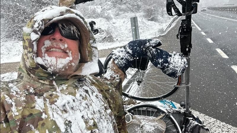 “Ho camminato 28 anni per il giro del mondo. Che sorpresa l’umanità”