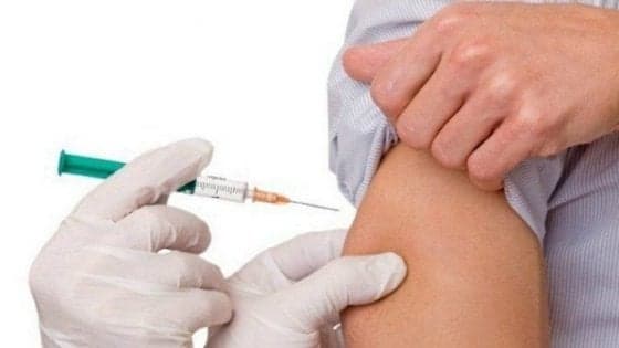 Influenza, Gemelli e Humanitas in gara per vaccinare più medici e infermieri