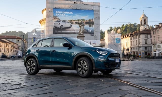 Fiat 600 debutta con cambio manuale e solo a benzina: caratteristiche e prezzo