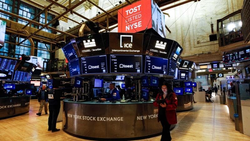 Big Tech perde colpi, il petrolio sale ancora e le Borse si spaventano