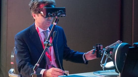 Interventi chirurgici a distanza e ambulanze connesse: a Milano si sperimenta la nuova medicina con il 5G