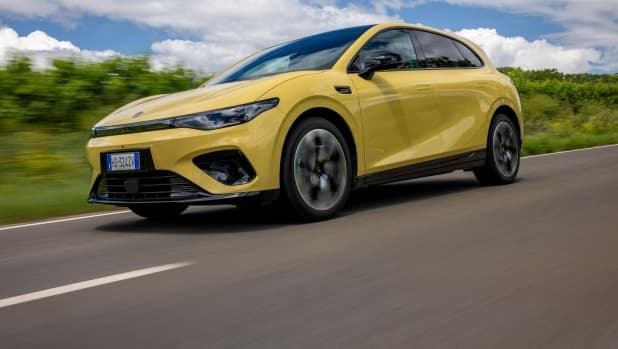 Leapmotor B05: come va la berlina elettrica da 218 Cv
