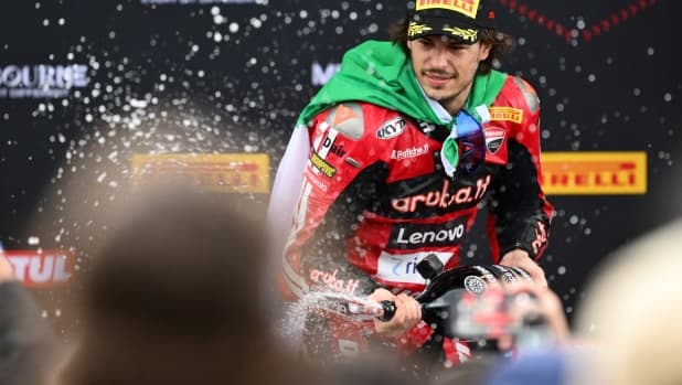 Da "nuovo Valentino Rossi" ai problemi, e ora un anno da record: tutto quello che non sapete su Bulega