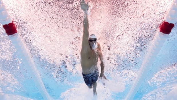 Popovici: "Dopo l'oro olimpico il nuoto non è più ossessione. Quando mi chiamò l'allenatore di Phelps..."