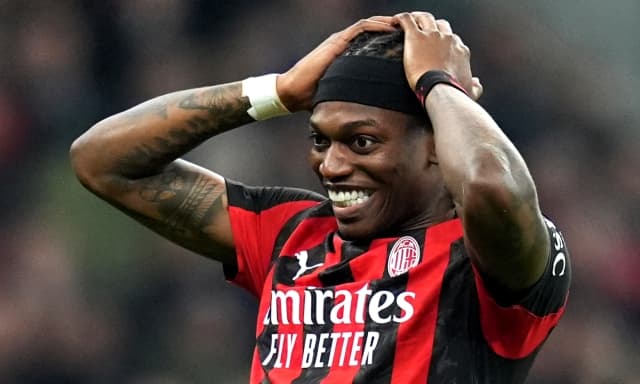 Milan, la grande telenovela Leao: l'Aston Villa si sfila, resta il Galatasaray ma ci sono due ostacoli...