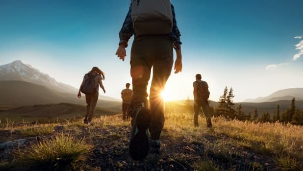 Camminare fa abbassare la pressione, ma a che velocità e a quale distanza?