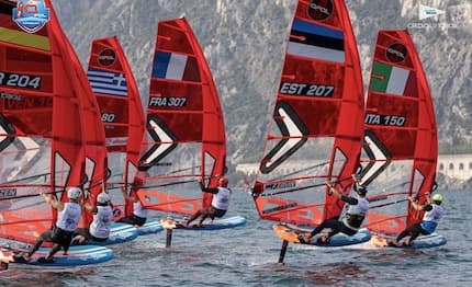 Domenica 15 ottobre medal series agli iQFoil International Games di Torbole