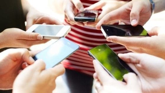 "In rete con i ragazzi", lezioni di educazione digitale per insegnanti, pediatri e genitori