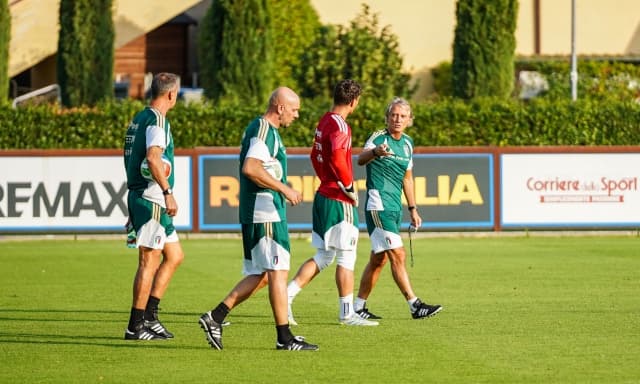 Mancini cambia ancora l'Italia: Frattesi insidia Barella e dubbio in attacco