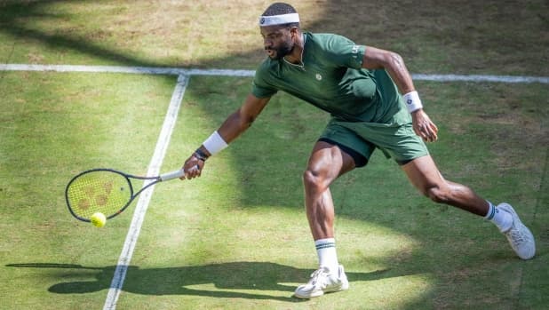 Halle, Tiafoe sorprende Fritz. Queen's, fa festa il terraiolo Cerundolo