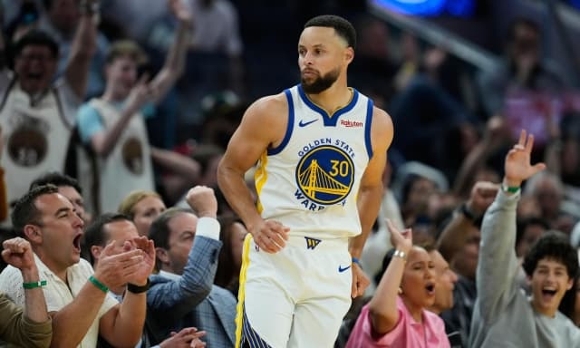 Curry si riduce l'ingaggio e rinnova coi Warriors: contratto da 116 milioni di dollari fino al 2029