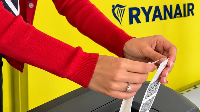 Ryanair, stretta in aeroporto: valigie da consegnare un’ora prima del volo