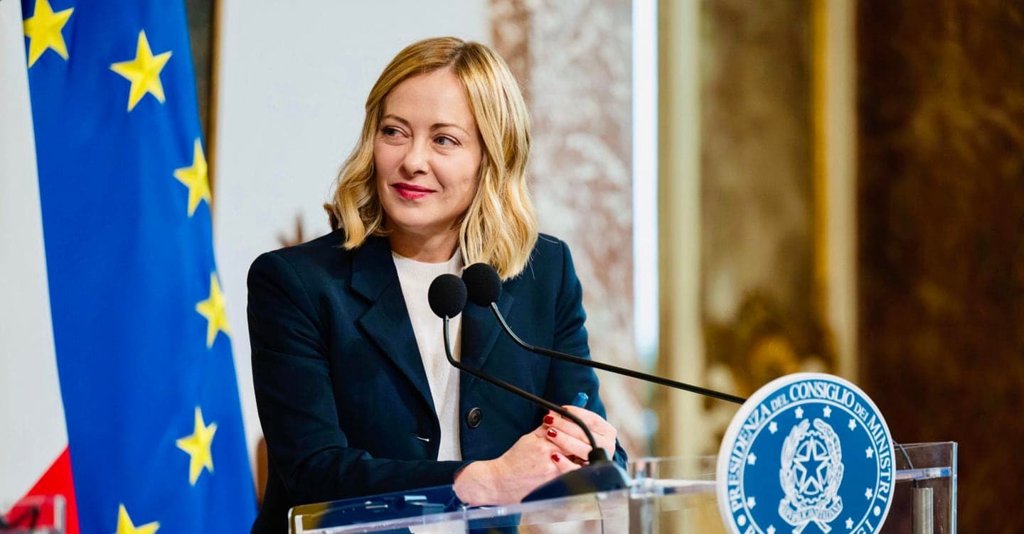 Meloni chiede garanzie di sicurezza per l’Ucraina. E Salvini attacca: «Niente soldati italiani»