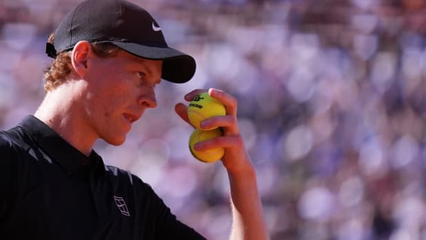Sinner: sì, adesso il suo n. 1 del ranking Atp è a rischio. Ecco come Zverev potrebbe scavalcarlo