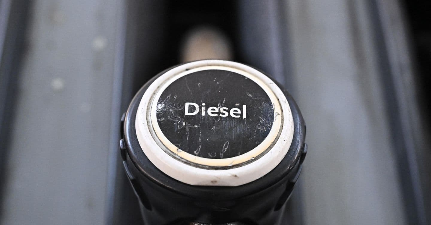 Carburanti, prorogato il taglio accise fino al 5 settembre. Spunta l’acconto fiscale sui grandi gruppi energetici