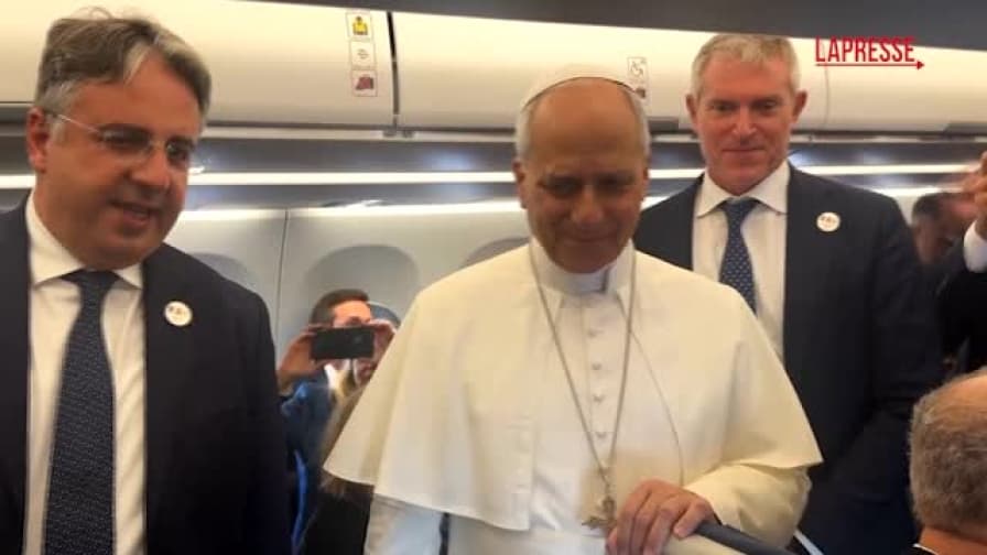 Papa Leone scherza sul "miracolo" dei White Sox: la sua battuta fa ridere i giornalisti
