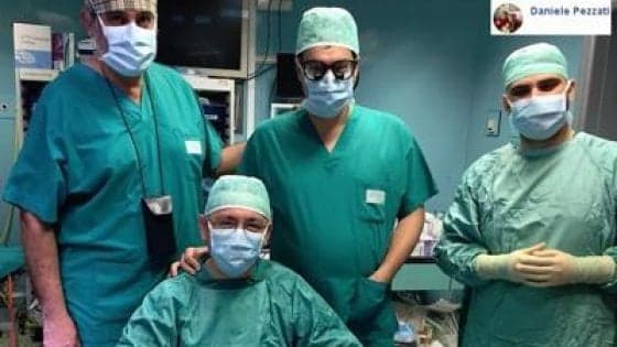 "Stanco di politici incompetenti", il post del chirurgo diventa virale