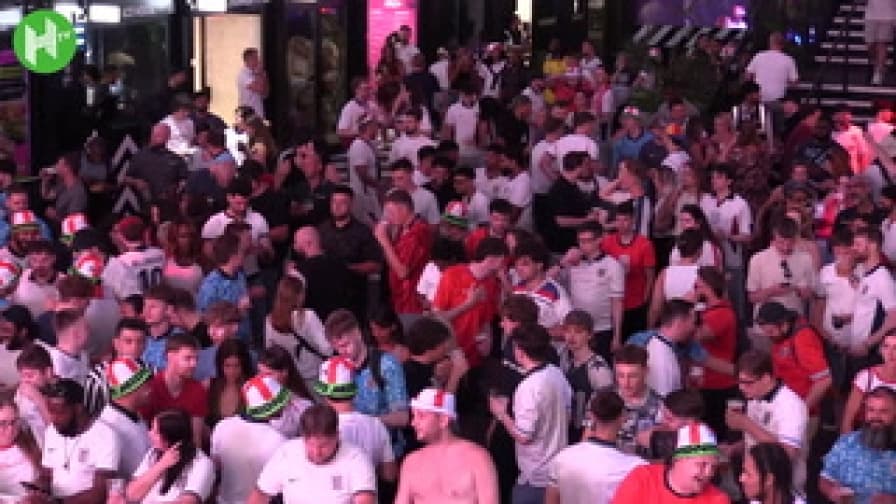 I tifosi dell’Inghilterra intonano "Sweet Caroline" durante la sfida contro Panama
