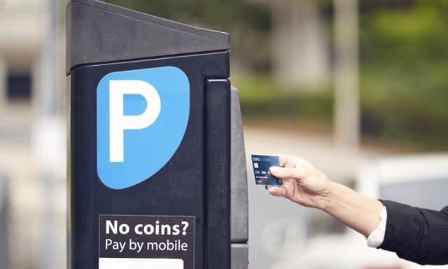 Strisce blu, ticket scaduto: quando non si paga la multa e perché