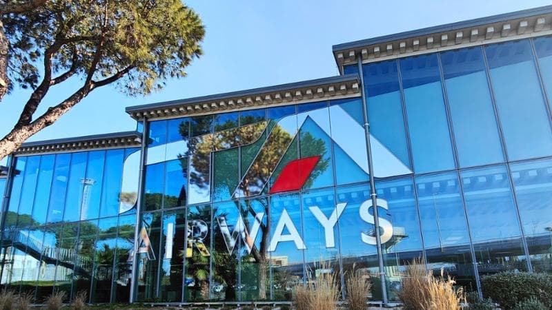 A Ita Airways 226 esuberi tra piloti, assistenti di volo e personale di terra: pesa anche l’IA