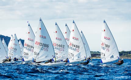 Hyères: prima giornata di Gold Fleet con vento leggero all'Europeo ILCA 6/7