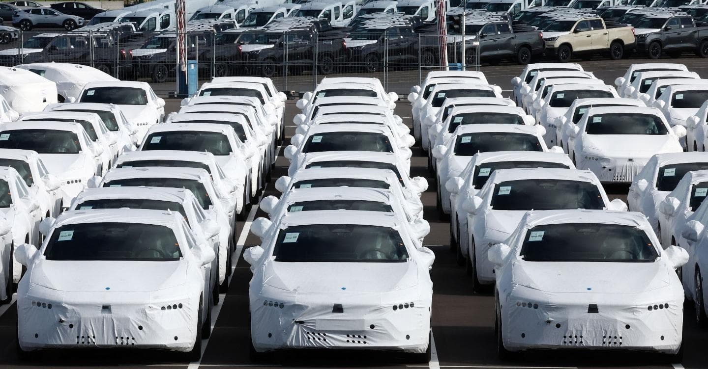 Auto, una mozione di maggioranza chiede di rivedere i tempi del Green deal. Le opposizioni: su Stellantis Governo senza coraggio