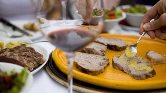 Dal sale all'alcol, le 5 mosse per una dieta sana
